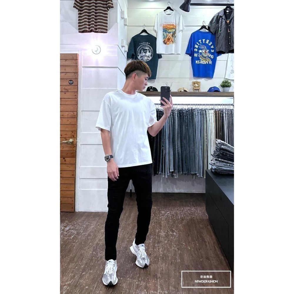 『老爺有喜』重磅闇黑倒三角破壞小直筒(NOF23085101)黑褲 牛仔褲 牛仔破褲 顯瘦修身窄管 補丁破壞 深色牛仔褲-細節圖7