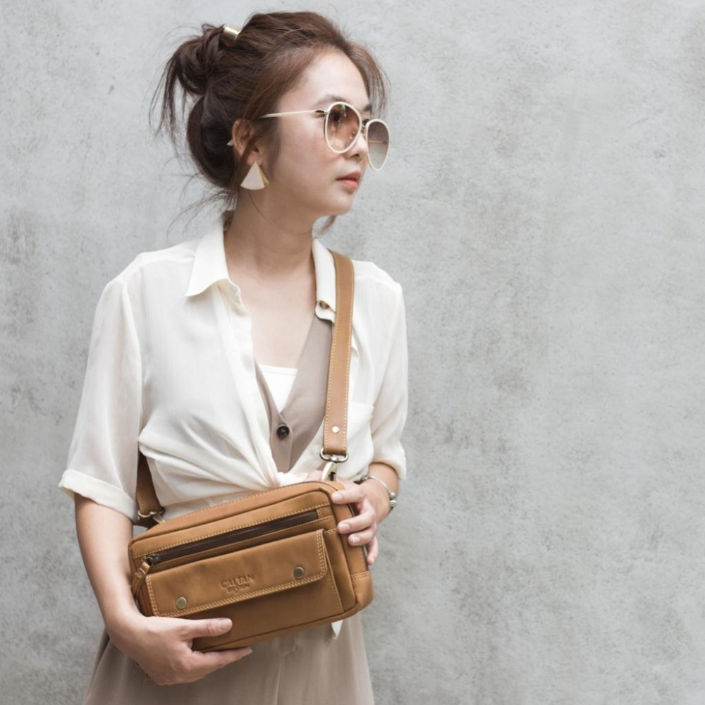 『新品上市』老爺有喜 真皮多隔層率性橫式斜背包(5203ht)-細節圖3