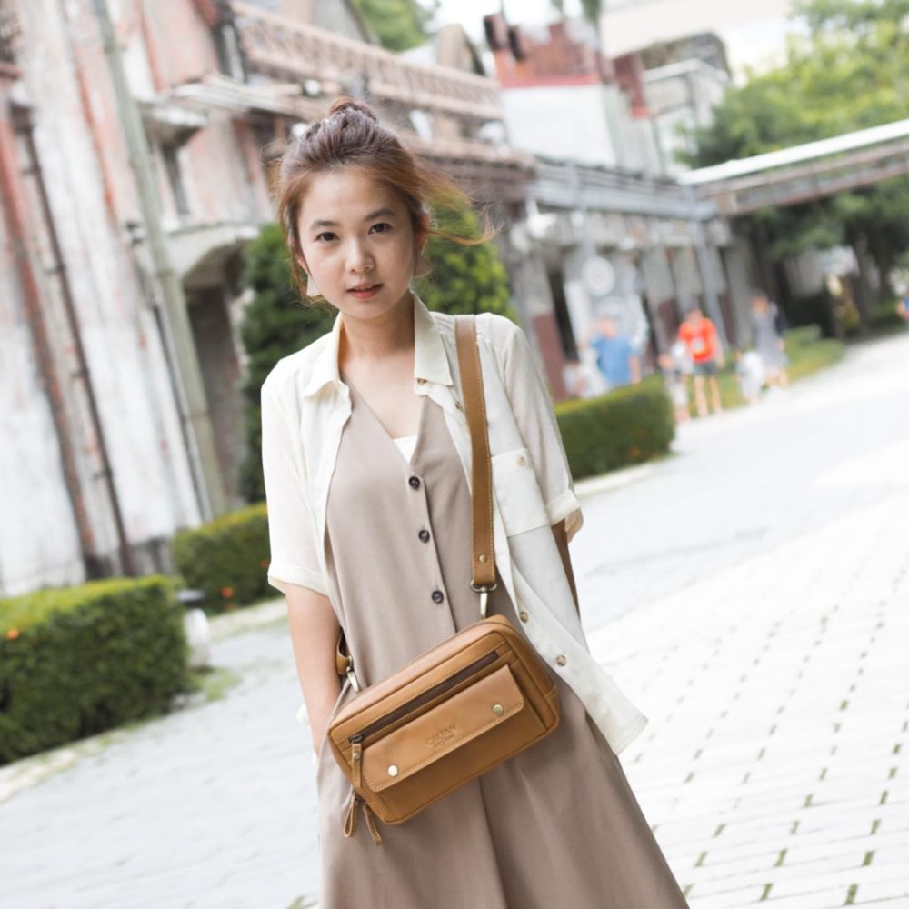 『新品上市』老爺有喜 真皮多隔層率性橫式斜背包(5203ht)-細節圖4