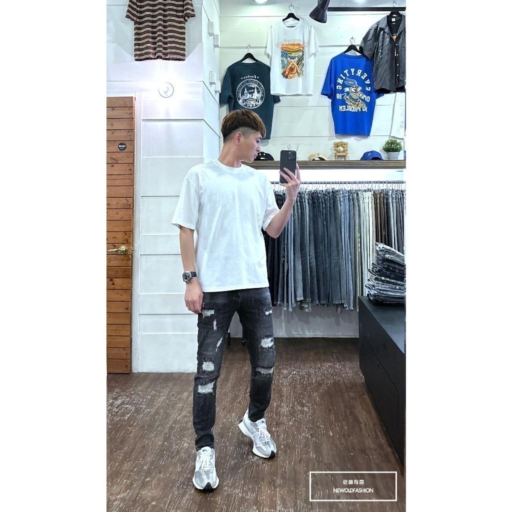 『老爺有喜』重磅燻黑車縫破壞小直筒(NOF23085092)水泥灰 彈性抽鬚 深色牛仔破褲 顯瘦修身窄管 補丁破壞牛仔褲-細節圖3
