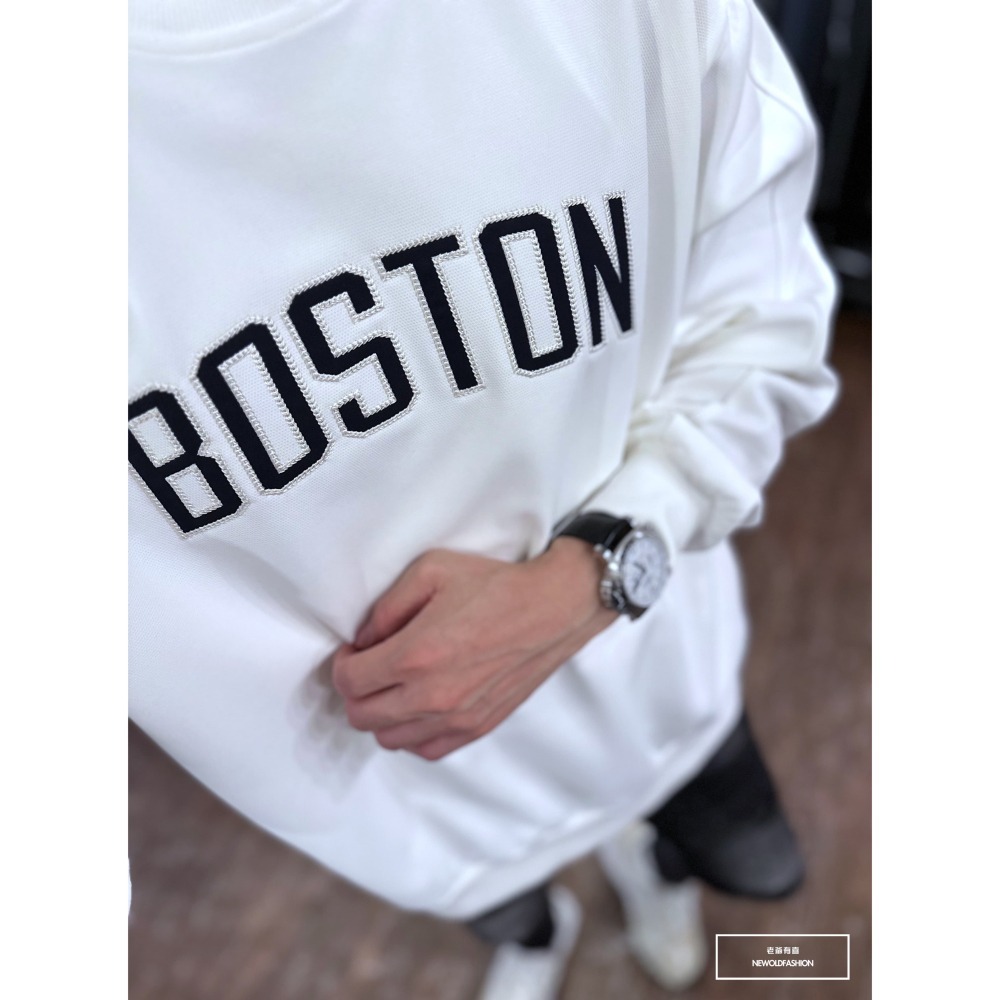 『新品上市』重磅Boston刺繡大學T-白(NOF2309B5532)-細節圖5