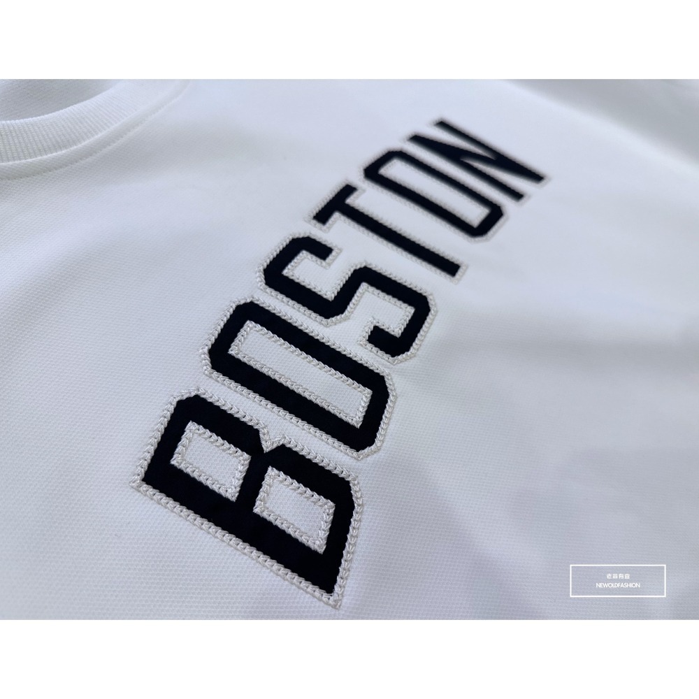 『新品上市』重磅Boston刺繡大學T-白(NOF2309B5532)-細節圖10