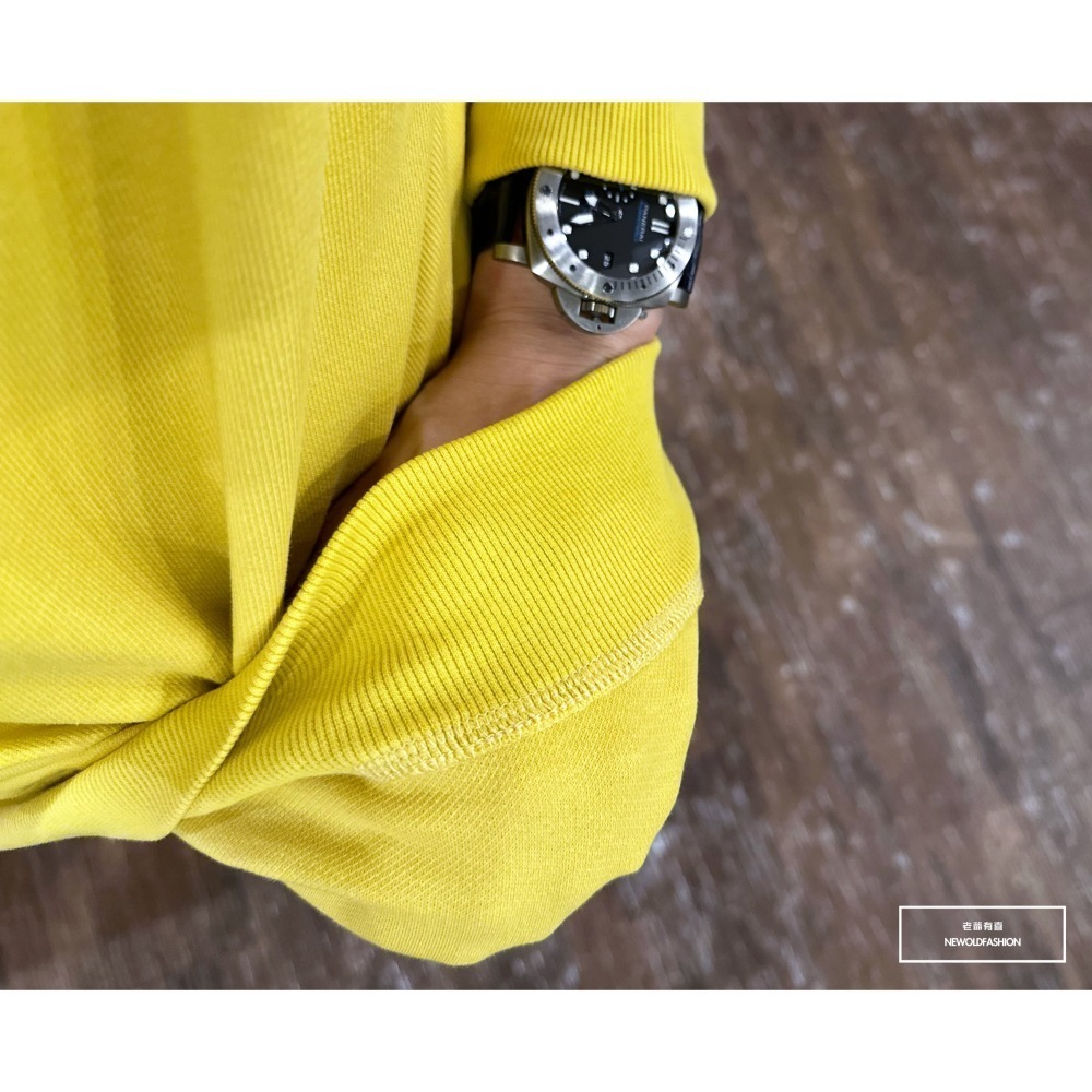 『新品上市』重磅簡約素色圓領大學T-黃(NOF2309B5510)-細節圖9