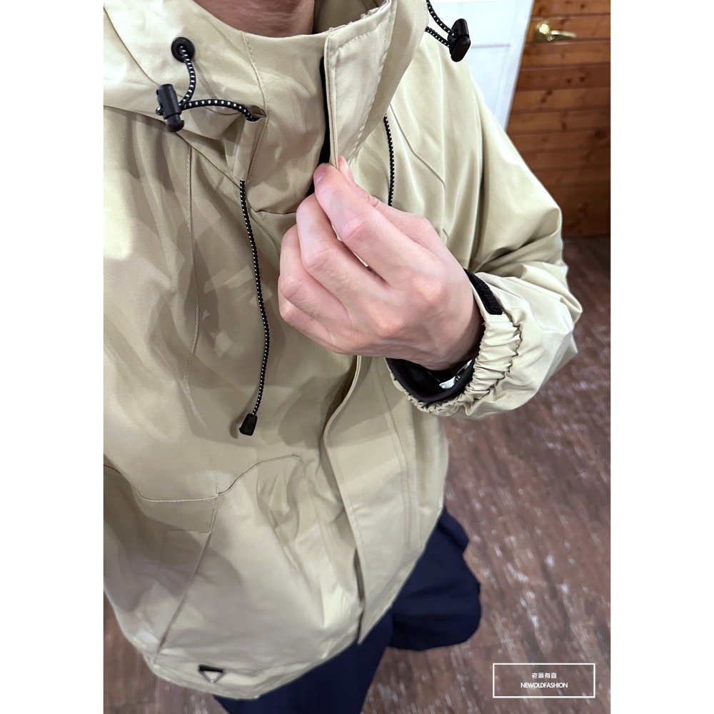 『新品上市』重磅三角環魔鬼氈大機能外套-卡其(NOF23095235)-細節圖2