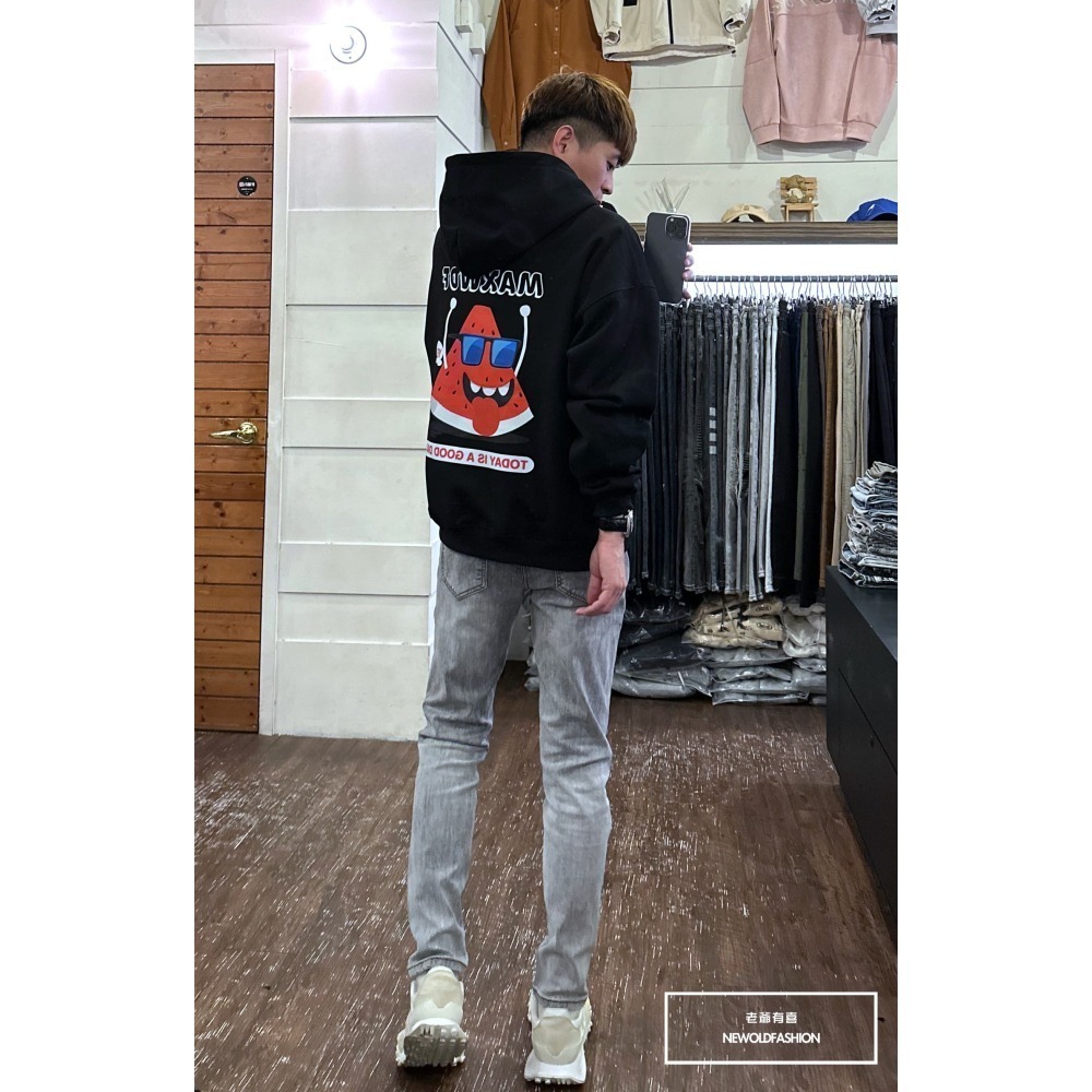 『新品上市』重磅墨鏡西瓜刷毛帽T-黑(NOF2311D011)-細節圖5