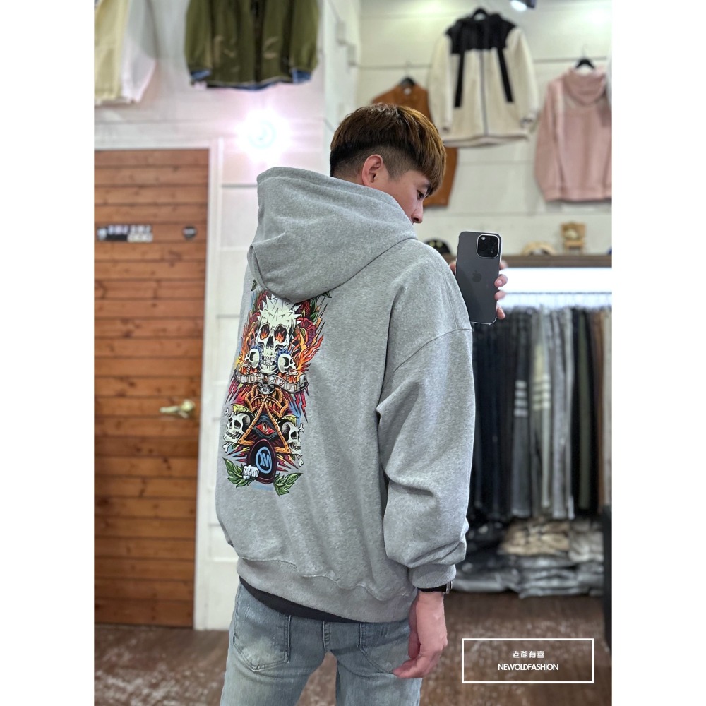 『新品上市』重磅冒眼骷髏刷毛帽T-淺灰(NOF2311D013)-細節圖3