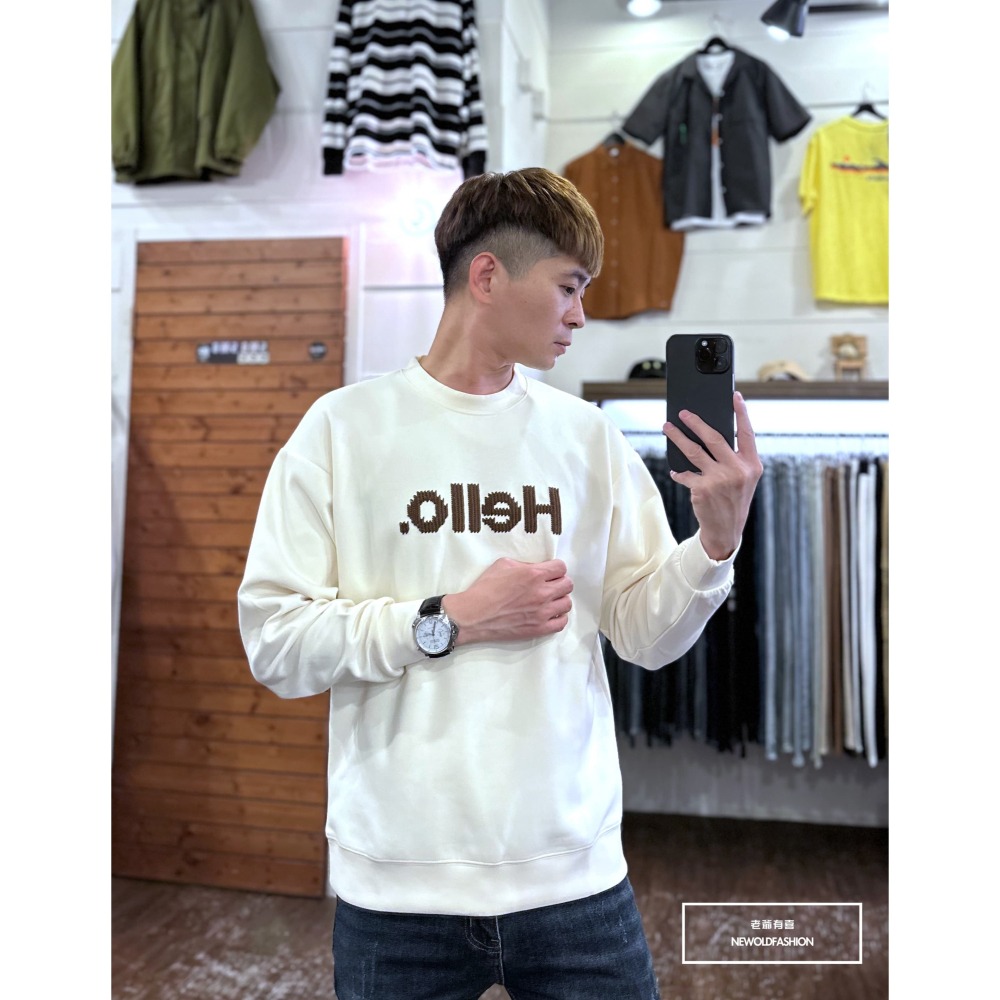 『新品上市』重磅Hello刺繡大學T-米(NOF2309383)-細節圖3