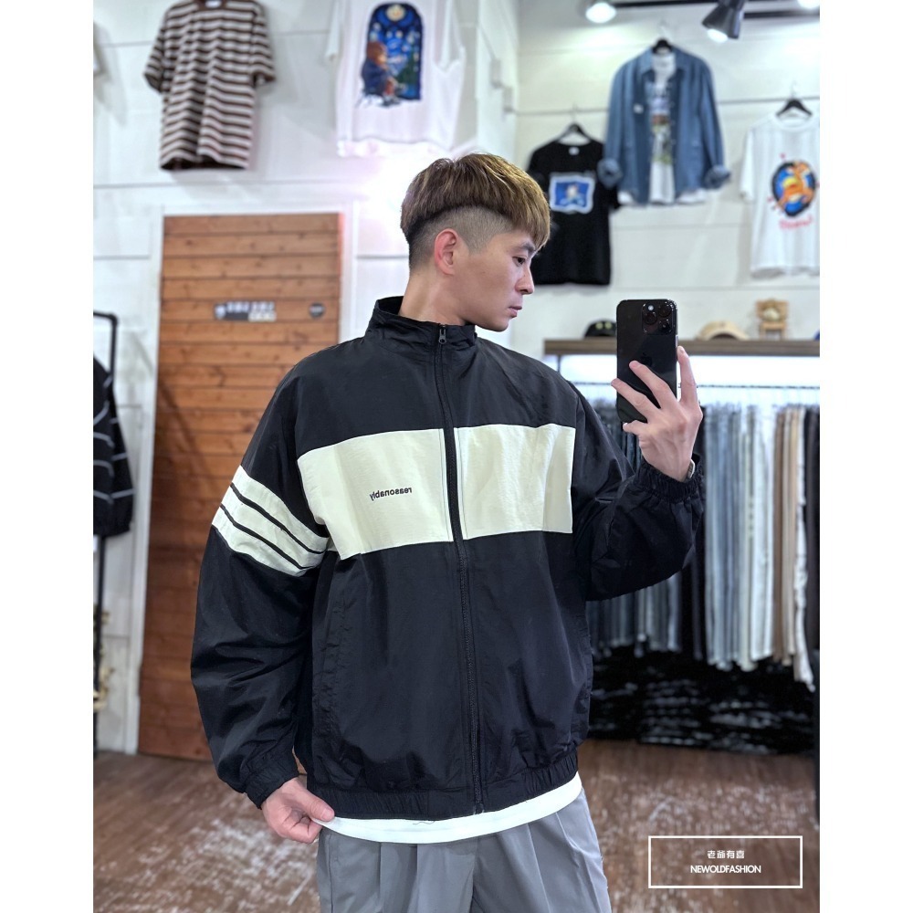 『新品上市』重磅Reasonably三槓防風外套-黑(NOF2310C61003)-細節圖3