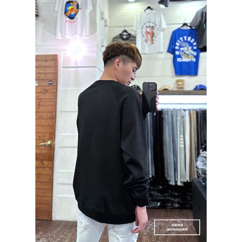 『新品上市』重磅黑標口袋大學T-黑(NOF2309B5535)-細節圖5