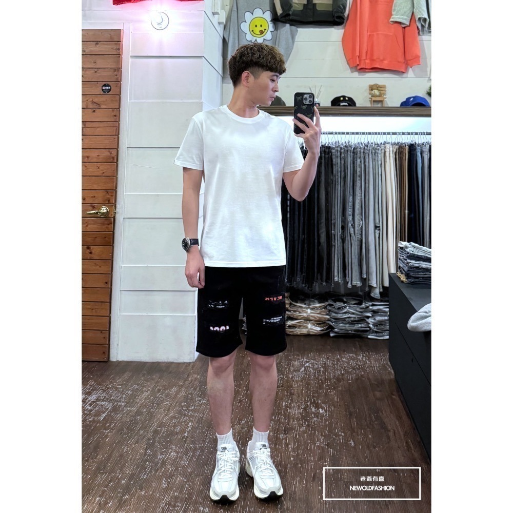 『新品上市』重磅黑紅英字補丁牛仔短褲(NOF2403351)-細節圖2