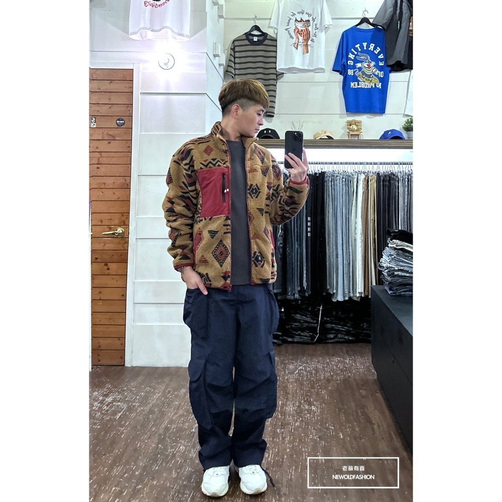 『新品上市』重磅民族風拉鍊口袋拼接外套-卡其(NOF23095263)-細節圖2