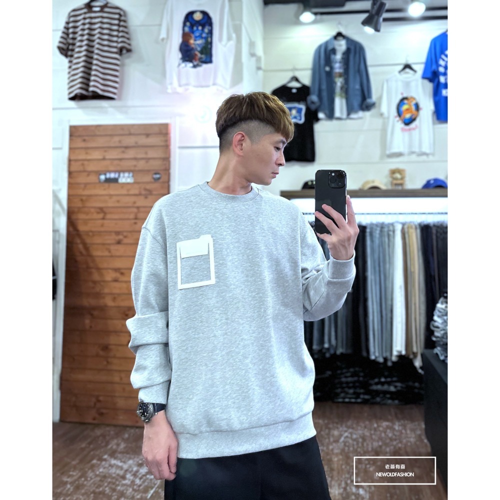 『新品上市』重磅BBS造型口袋針織大學T-淺灰(NOF2310C65009)-細節圖3