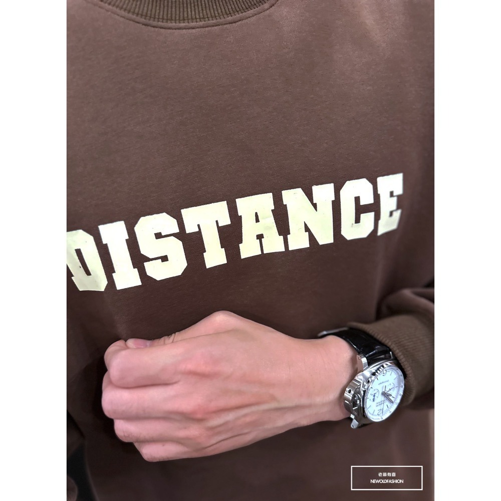 『新品上市』重磅DISTANCE字母大學T-咖(NOF2309395)-細節圖2