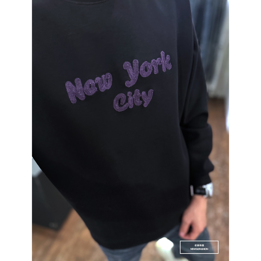 『新品上市』重磅NEW YORK刺繡大學T-黑(NOF2309381)-細節圖3