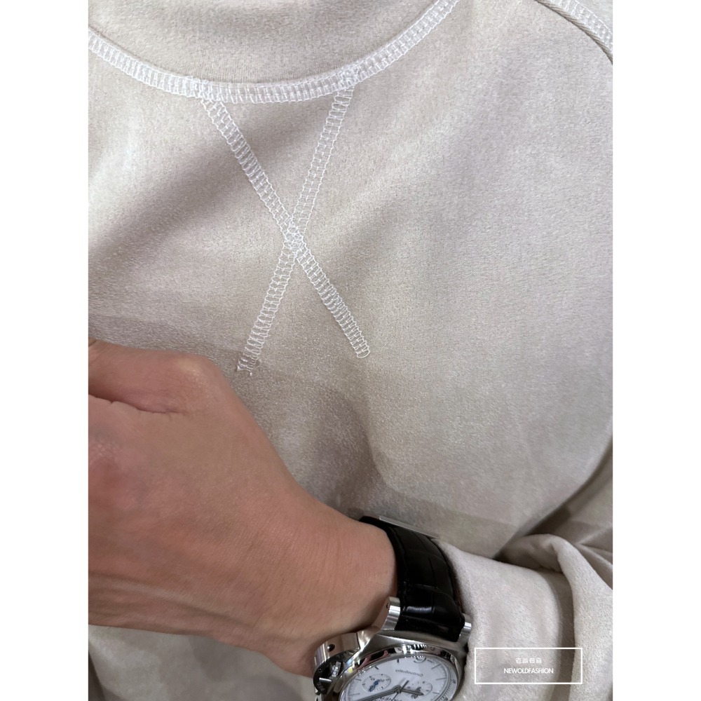『新品上市』重磅純色三角領絨布大學T-米(NOF2309392)-細節圖7