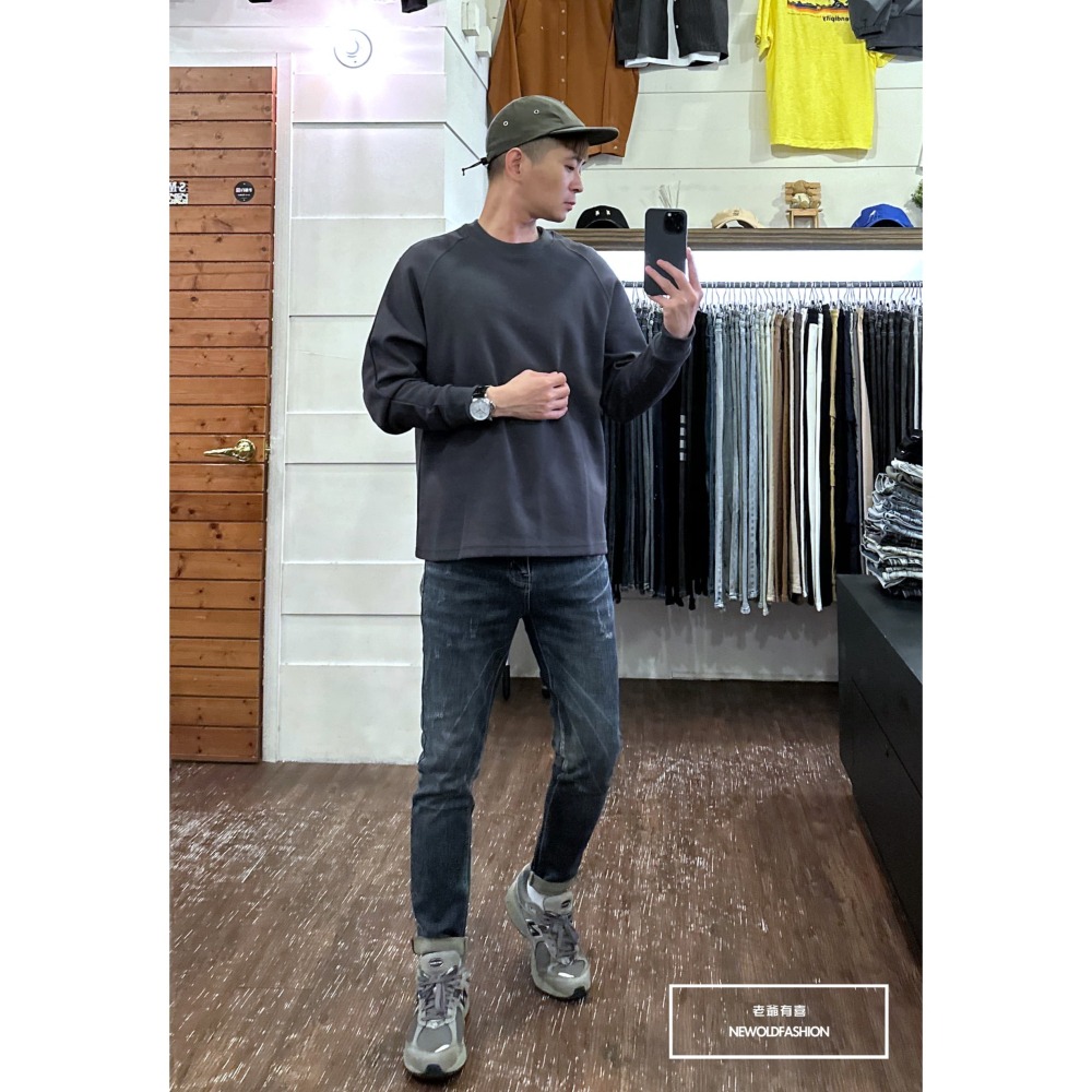 『新品上市』重磅純色斜肩大學T-深灰(NOF2309389)-細節圖4