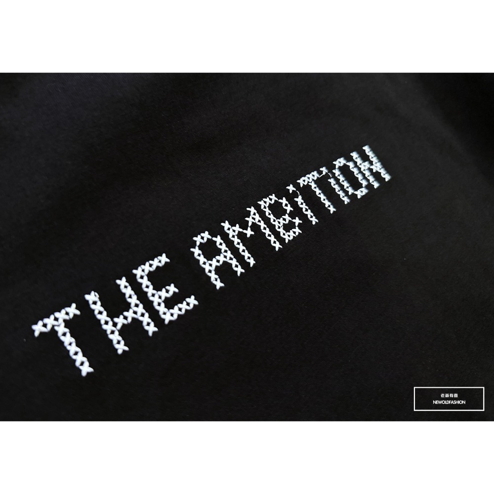 『新品上市』重磅Ambition刺繡大學T-黑(NOF2309255)-細節圖4