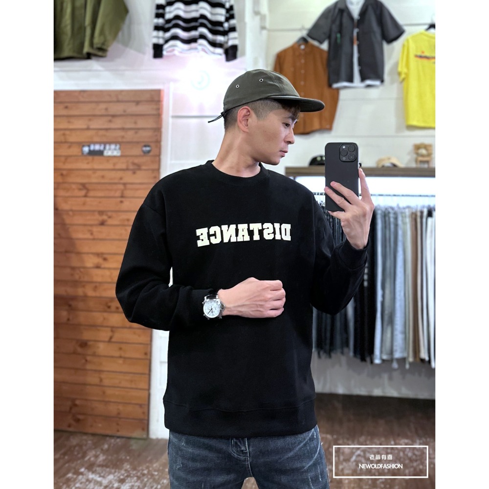 『新品上市』重磅DISTANCE字母大學T-黑(NOF2309395)-細節圖2