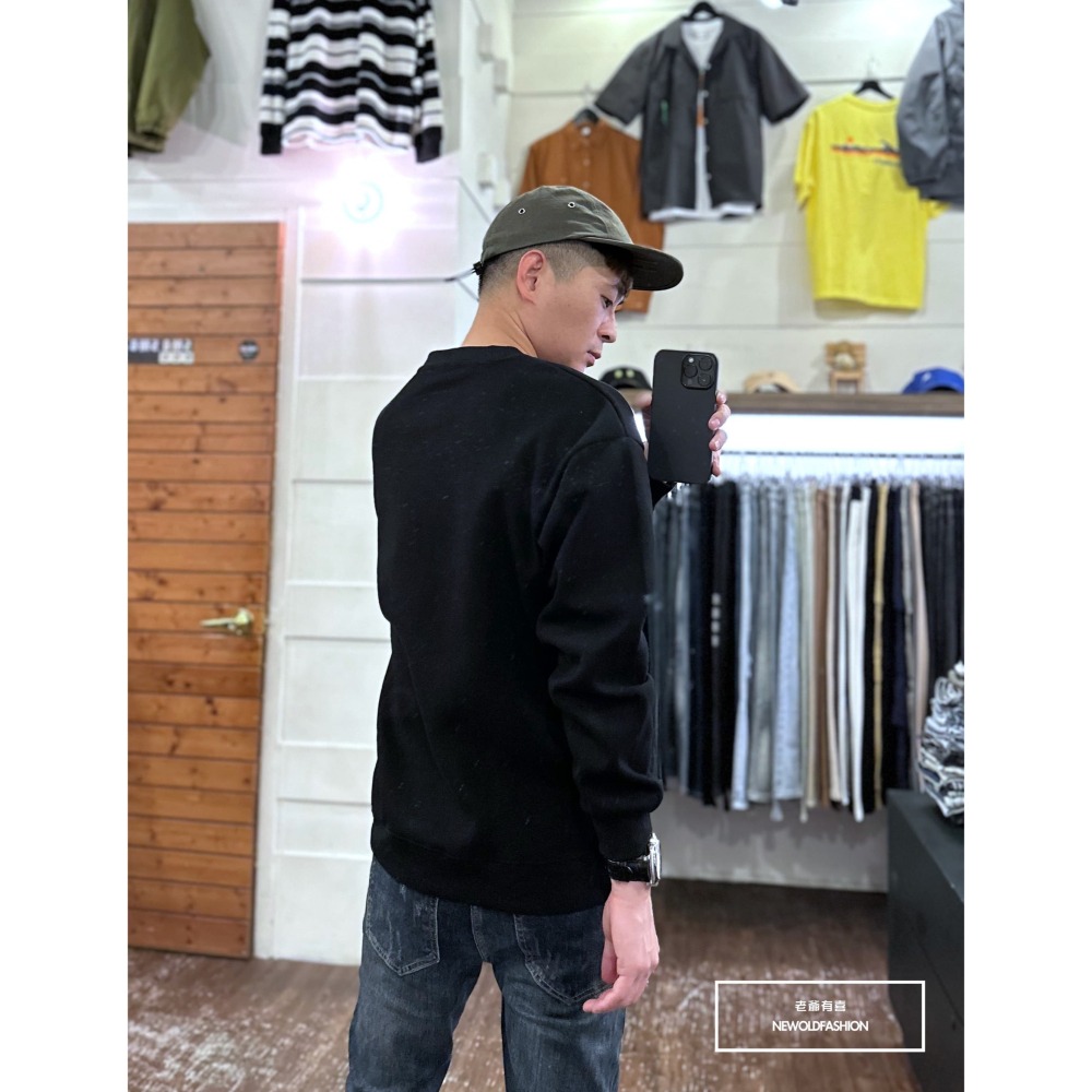 『新品上市』重磅DISTANCE字母大學T-黑(NOF2309395)-細節圖5