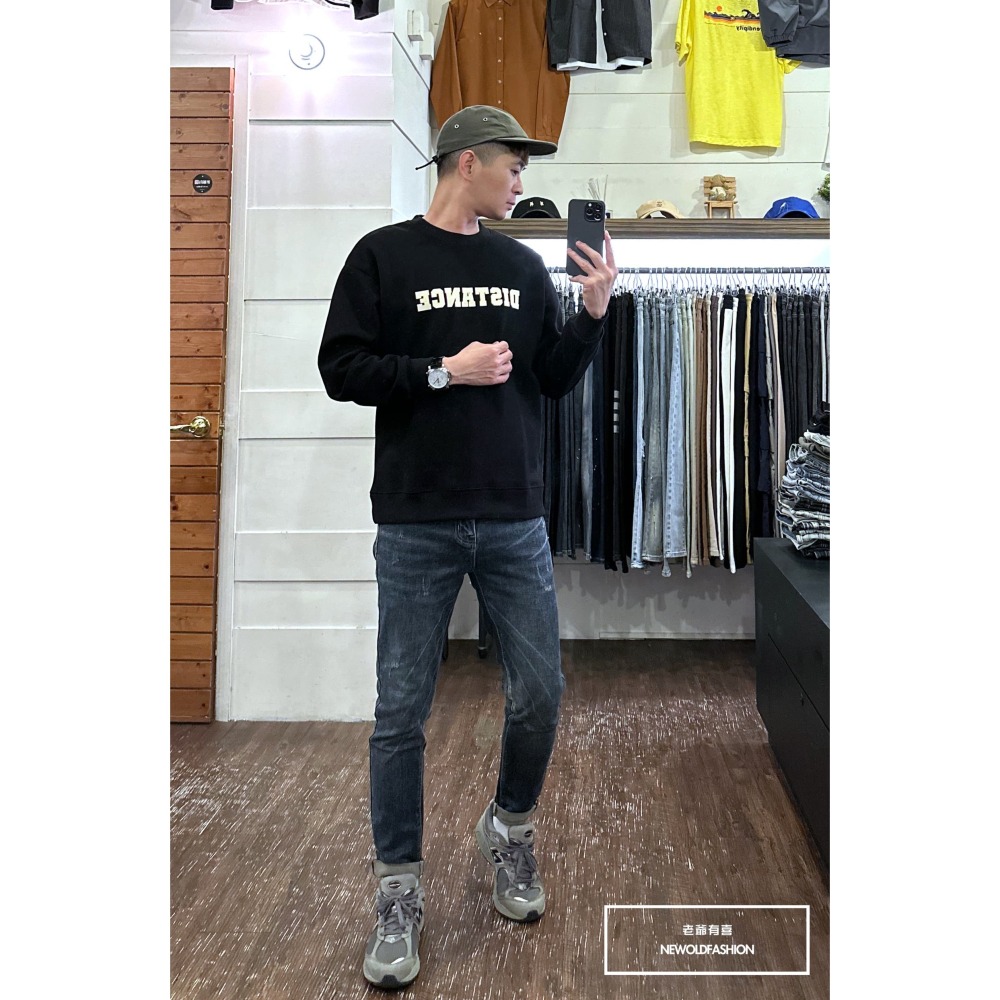 『新品上市』重磅DISTANCE字母大學T-黑(NOF2309395)-細節圖6