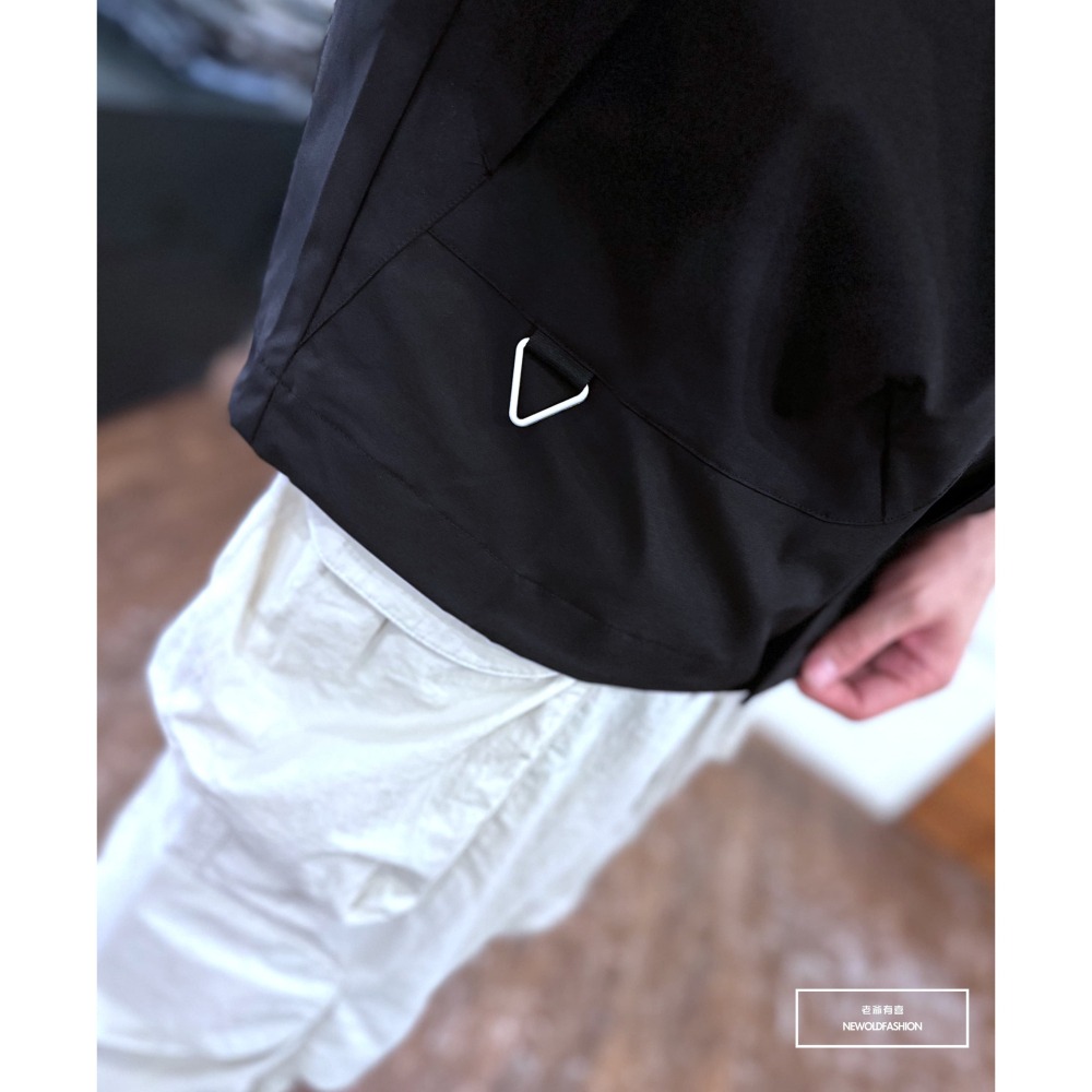 『新品上市』重磅三角環魔鬼氈大機能外套-黑(NOF23095235)-細節圖2