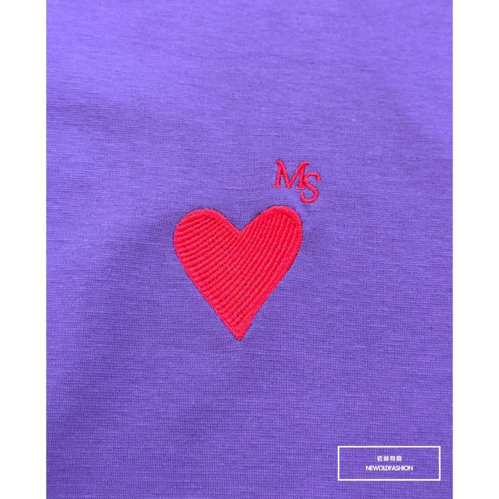 『新品上市』重磅MS刺繡愛心短T(NOF2405S6004)-紫-細節圖5