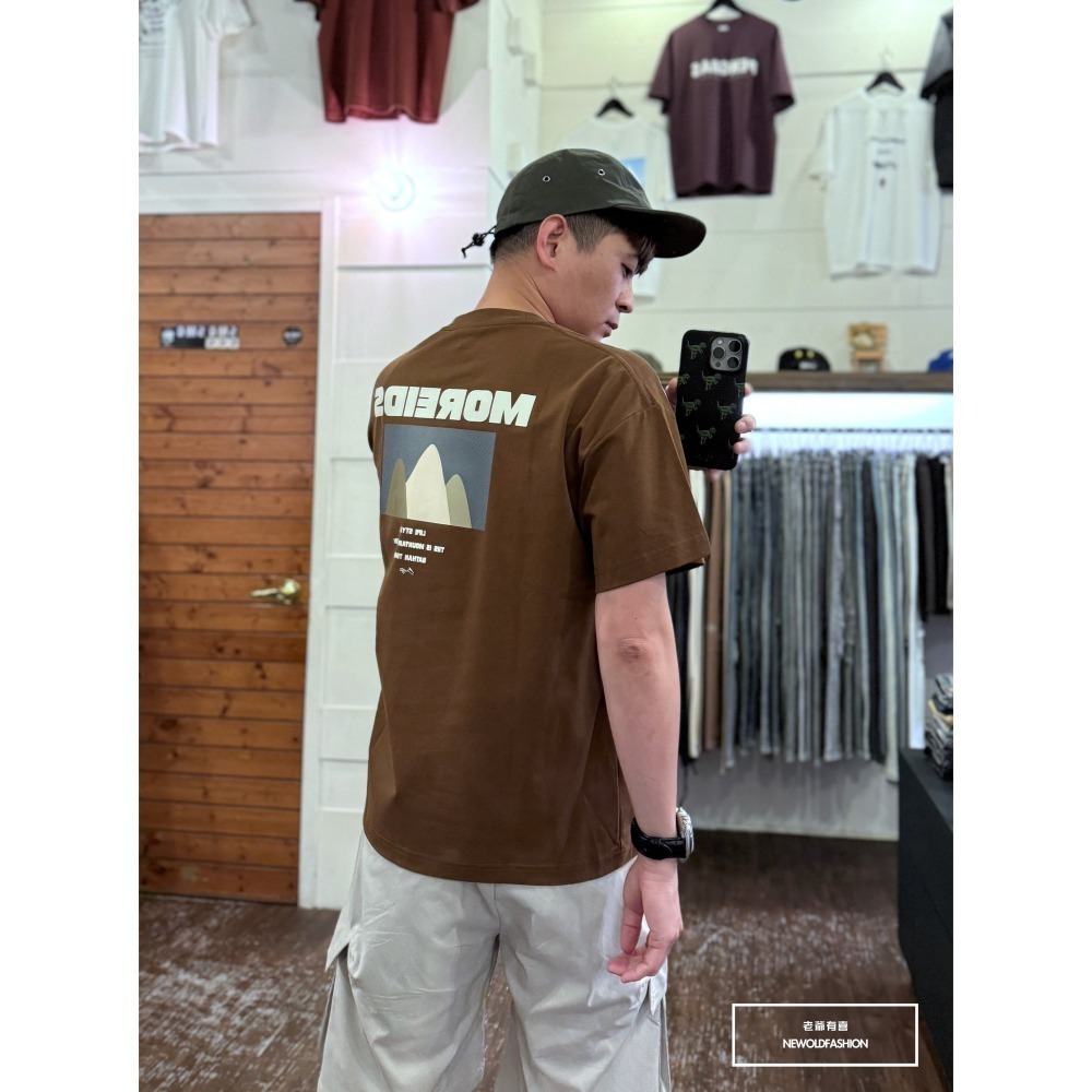 『新品上市』重磅Moreids刺繡小山短T(NOF2405S5003)-咖-細節圖4