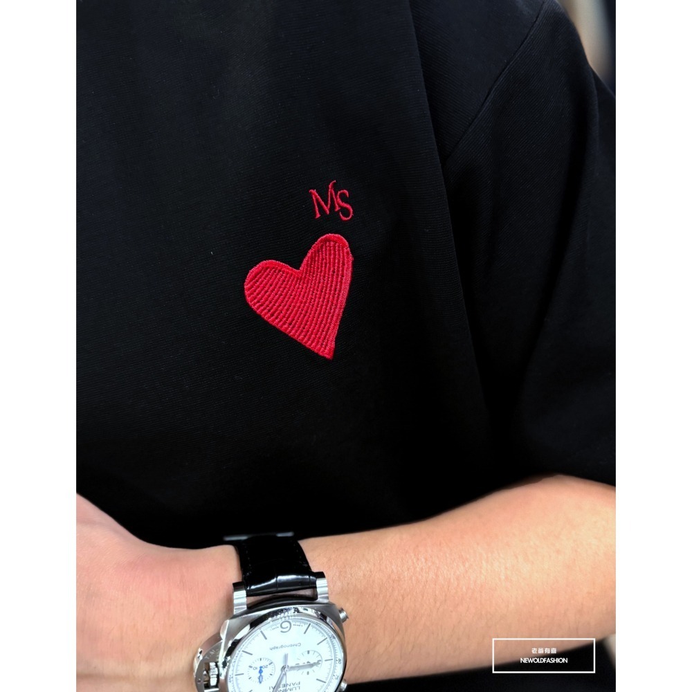 『新品上市』重磅MS刺繡愛心短T(NOF2405S6004)-黑-細節圖2