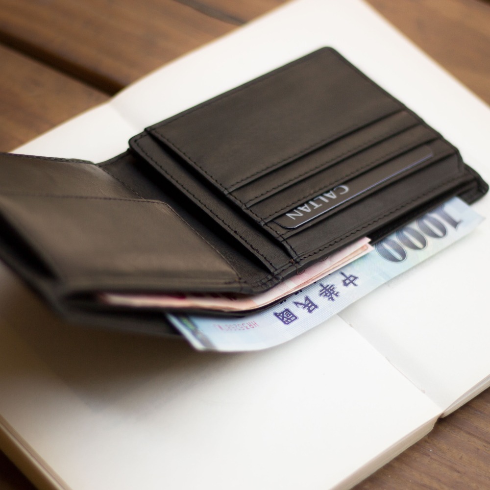 『新品上市』老爺有喜 帥氣皮革縫線短夾(071769bk)-細節圖6