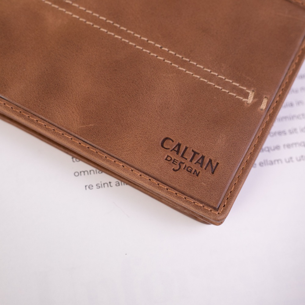 『新品上市』老爺有喜 帥氣皮革縫線短夾(071769lt)-細節圖4