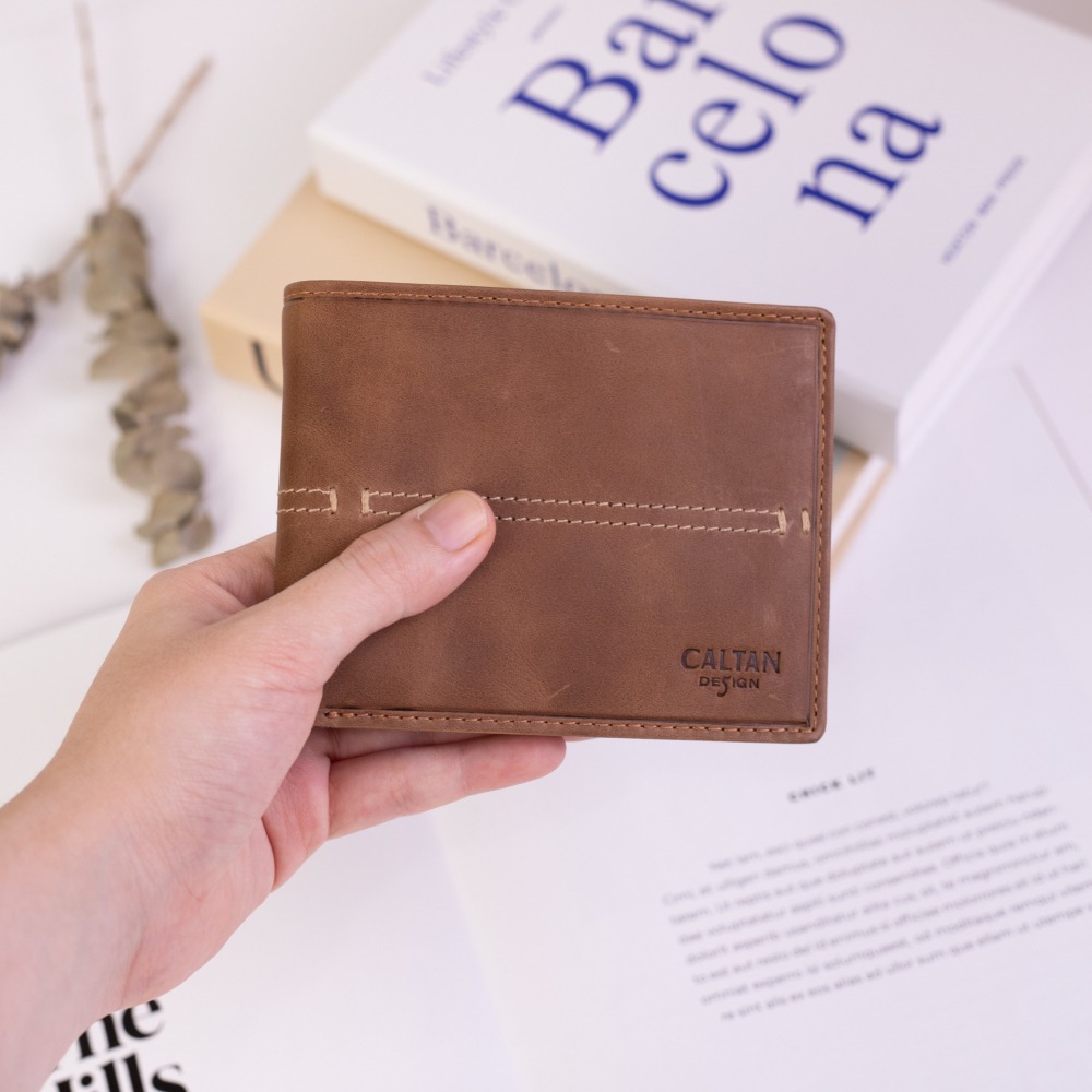 『新品上市』老爺有喜 帥氣皮革縫線短夾(071769lt)-細節圖7