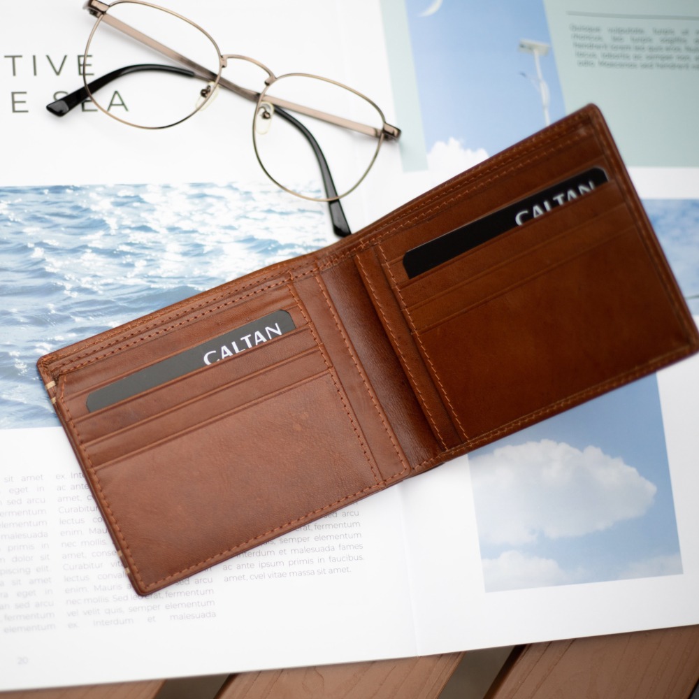 『新品上市』老爺有喜 男仕皮革縫線短夾(072986cd)-細節圖4