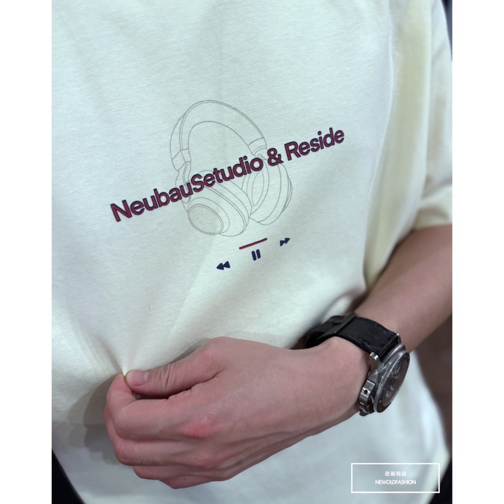 『新品上市』重磅Neu耳機短T(NOF2503N5006)-米-細節圖3