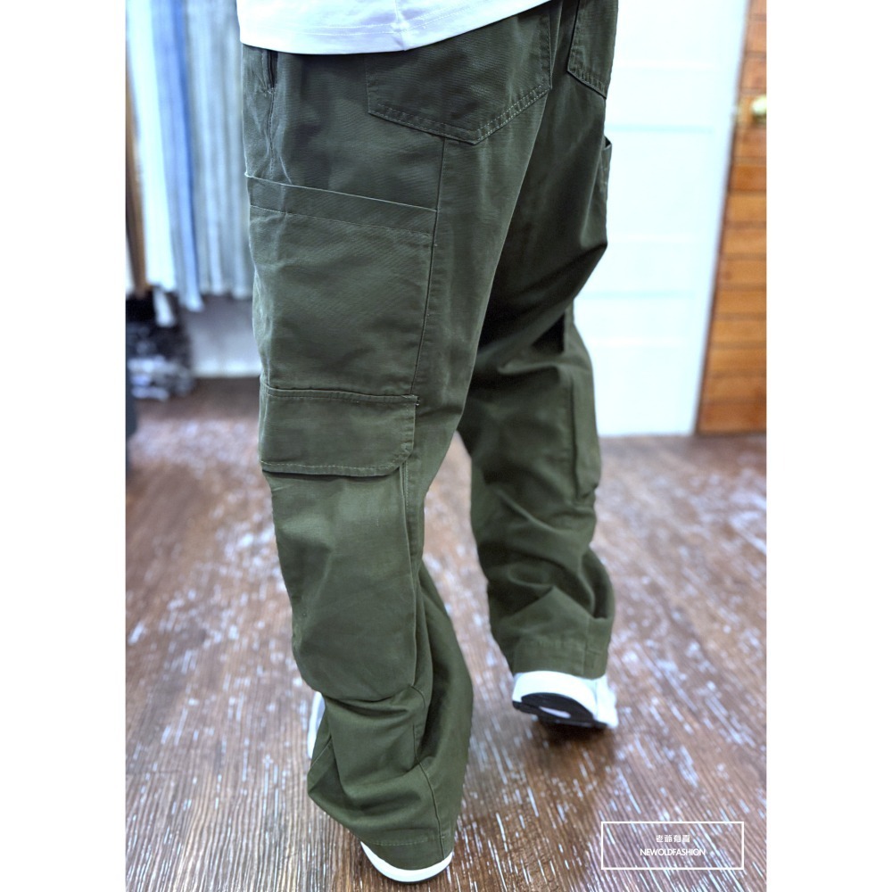 『新品上市』重磅拼接長型側口袋工裝寬褲-軍綠(NOF25023007)-細節圖4