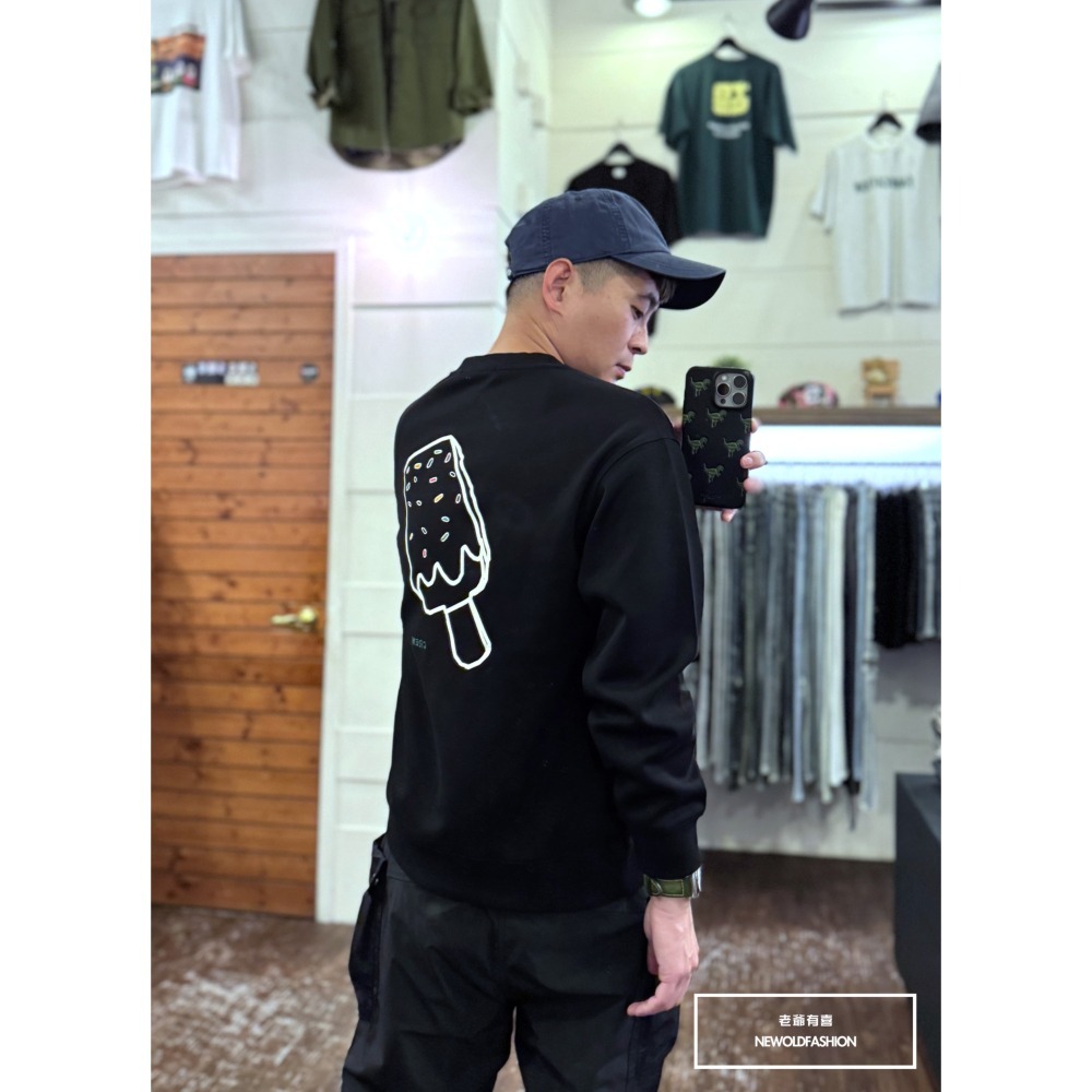 『新品上市』重磅crew雪糕刺繡大學T-黑(NOF24095706)-細節圖3