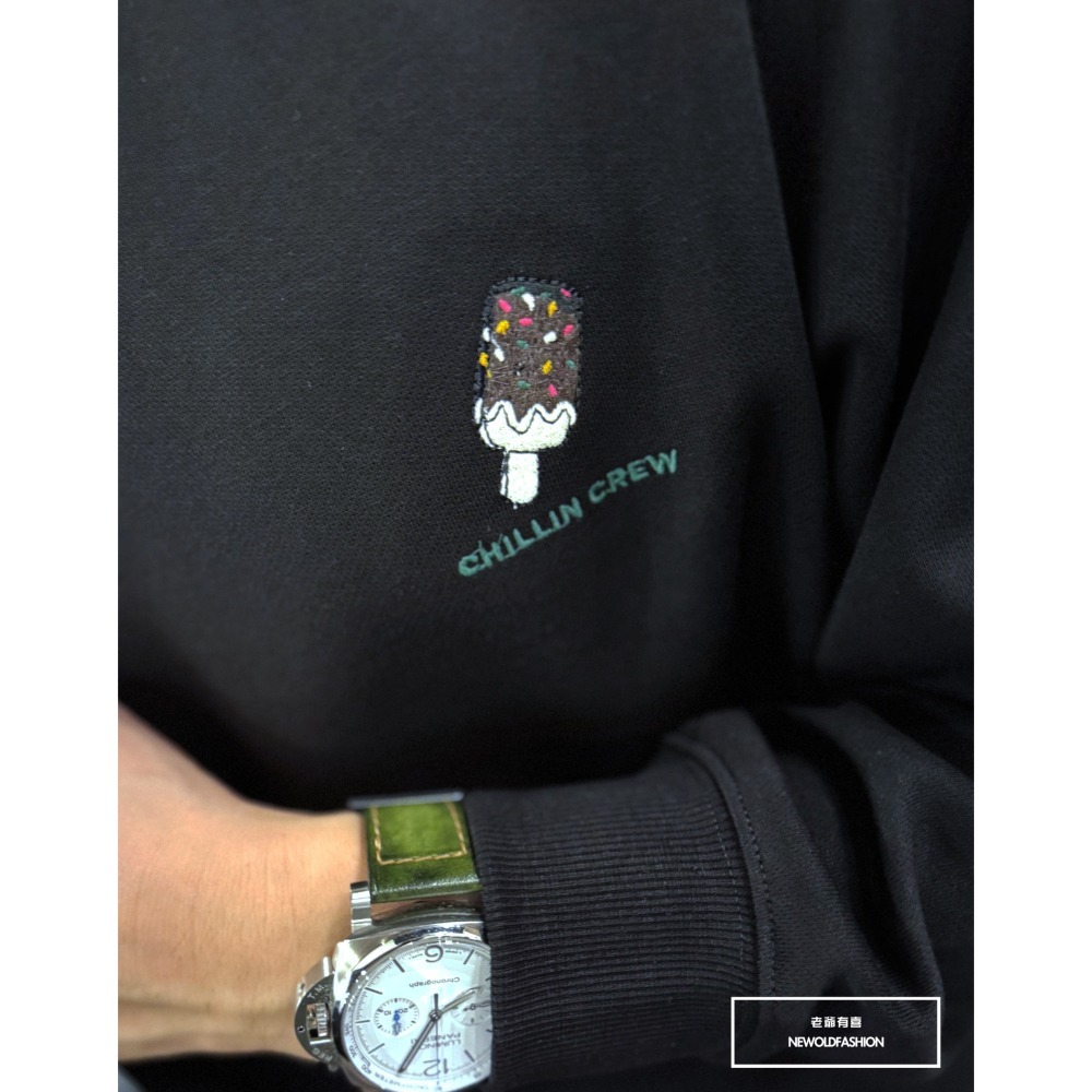 『新品上市』重磅crew雪糕刺繡大學T-黑(NOF24095706)-細節圖10