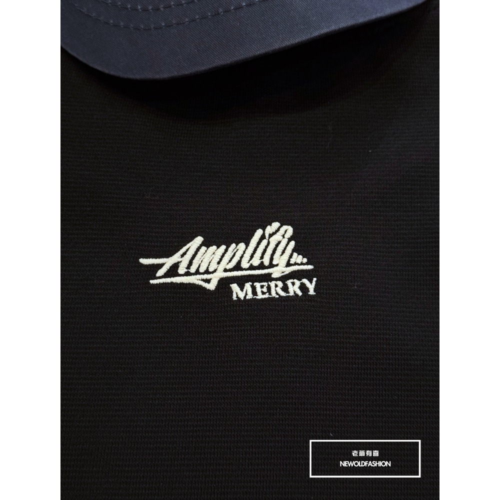 『新品上市』重磅Merry帽子男孩刺繡大學T-黑(NOF2410G5036)-細節圖4