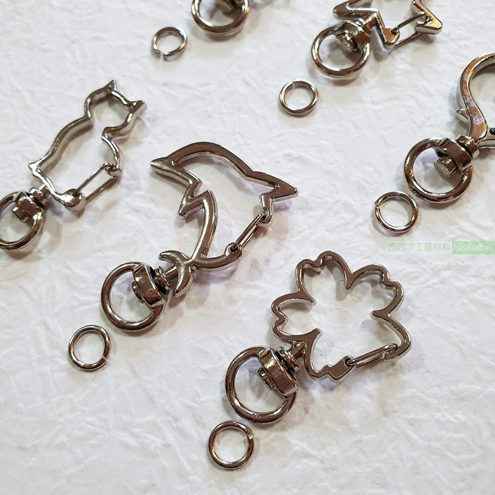 西西手工藝材料 25992 造型釦環(1入)長約3~4cm 小五金鎖扣環 愛心鎖圈海豚吊扣貓咪吊飾五角星鑰匙圈 滿額免運-細節圖4