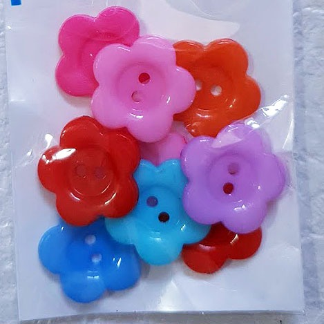 西西手工藝材料 25792 多色鈕釦(花朵)10~20mm 花鈕釦 手縫鈕扣 花紐扣 花紐釦 玩偶娃娃眼睛 兒童手部訓練-規格圖3