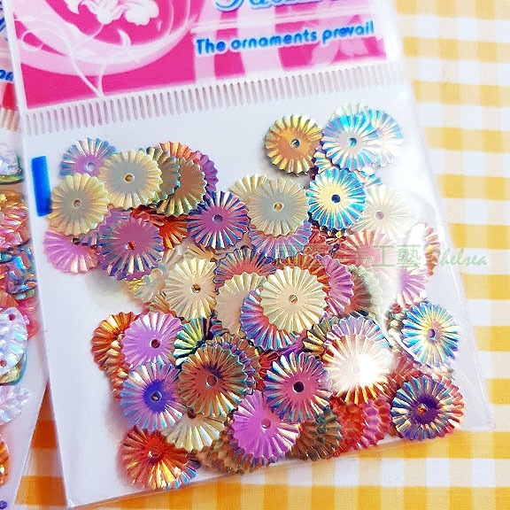 西西手工藝材料 23510 多彩亮片(約3g)11~20mm隨機 龜殼亮片有洞花亮片穿洞手縫舞臺服裝飾亮片雪花 滿額免運-細節圖6