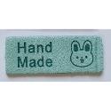 西西手工藝材料 26258 麂皮布標(2入)寬1.4x長3.5cm 橫式布標 橫式標籤帶 麂皮商標帶 麂皮貼片 滿額免運-規格圖3