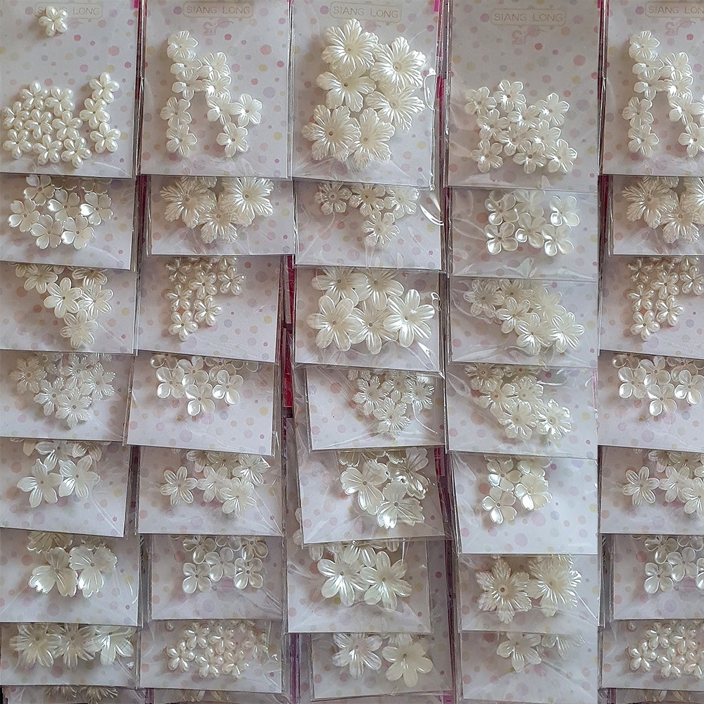 西西手工藝材料 26460 花片珠系列#17珍珠色(大)多規格 串珠隔片髮束 花帽珠托 髮繩髮碗公扣 花型底托 滿額免運-細節圖2