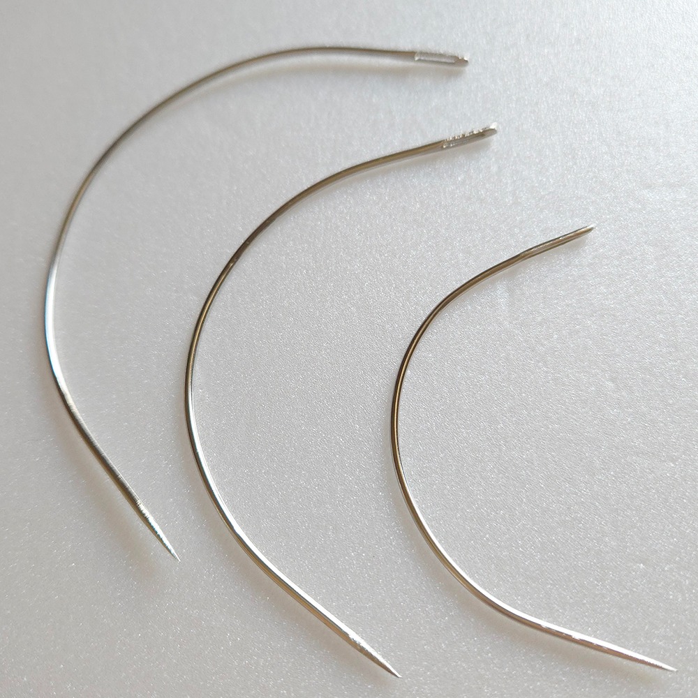 西西手工藝材料 彎針組A款/B款 弧形針 自穿針 大孔針 縫紉針 彎C針 繡花針 刺繡針 皮革手縫針 拼布用品 滿額免運-細節圖4