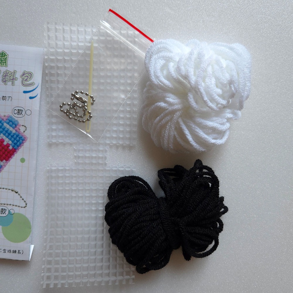 西西手工藝材料 61976 DIY毛線十字繡吊飾材料包(1入)多色 手縫兔子十字繡掛飾毛線編織包包裝飾熊掌禮物 滿額免運-細節圖3