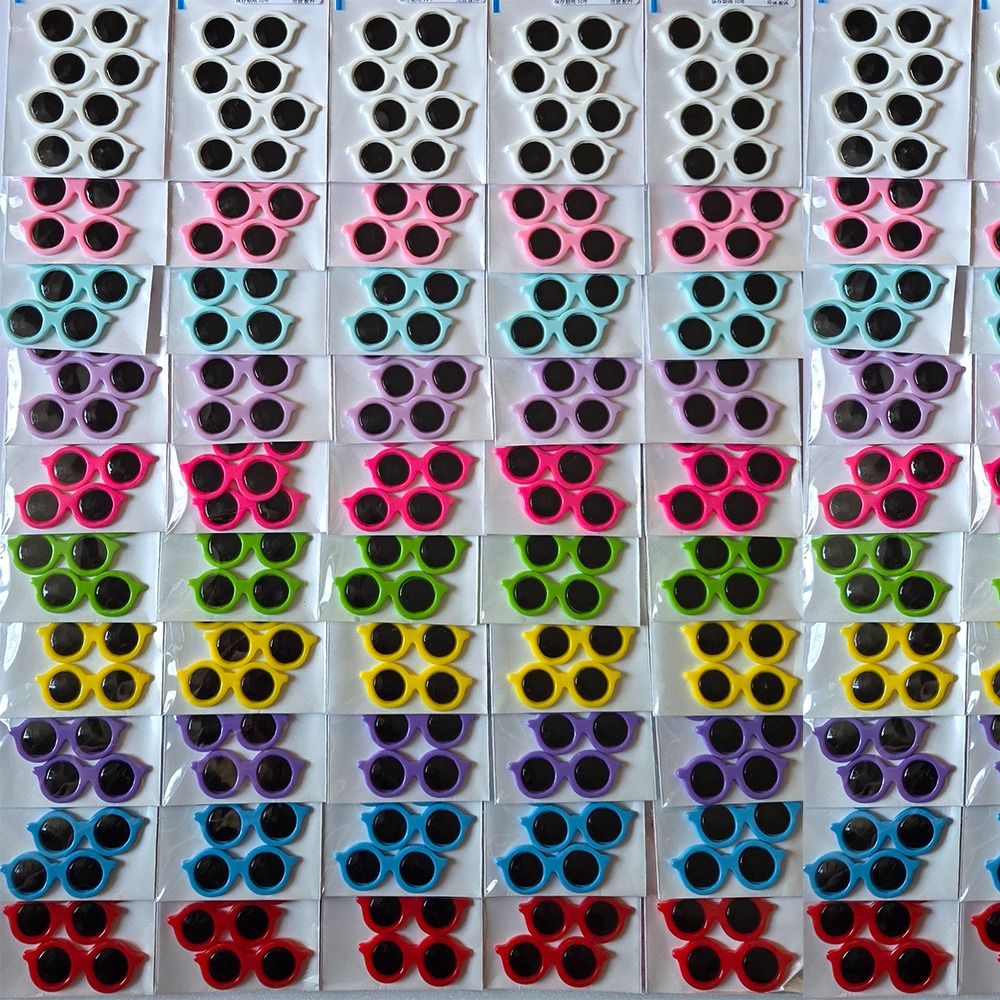 西西手工藝材料 26983 墨鏡框貼飾(4入)多款 迷你墨鏡貼片 髮夾DIY材料 小墨鏡飾品 布書裝飾筆記本 墨鏡貼飾-細節圖5