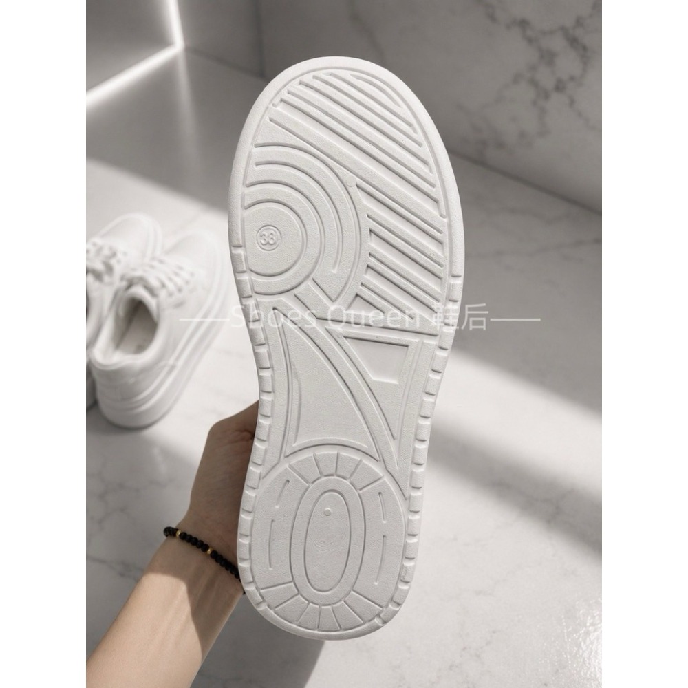 Shoes Queen ｜台南出貨｜經典小白鞋 70 |韓系厚底魔鬼氈小白鞋｜增高百搭休閒鞋-細節圖4