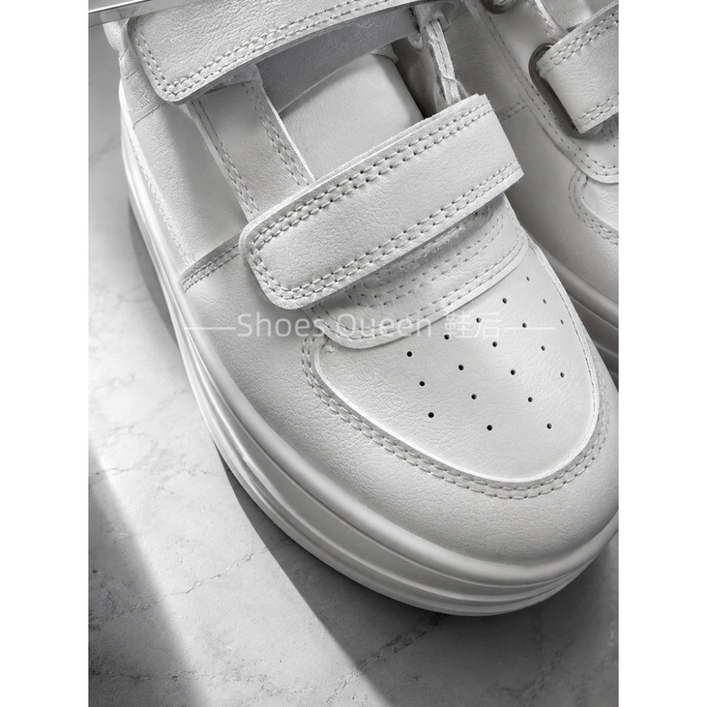 Shoes Queen ｜台南出貨｜經典小白鞋 70 |韓系厚底魔鬼氈小白鞋｜增高百搭休閒鞋-細節圖5