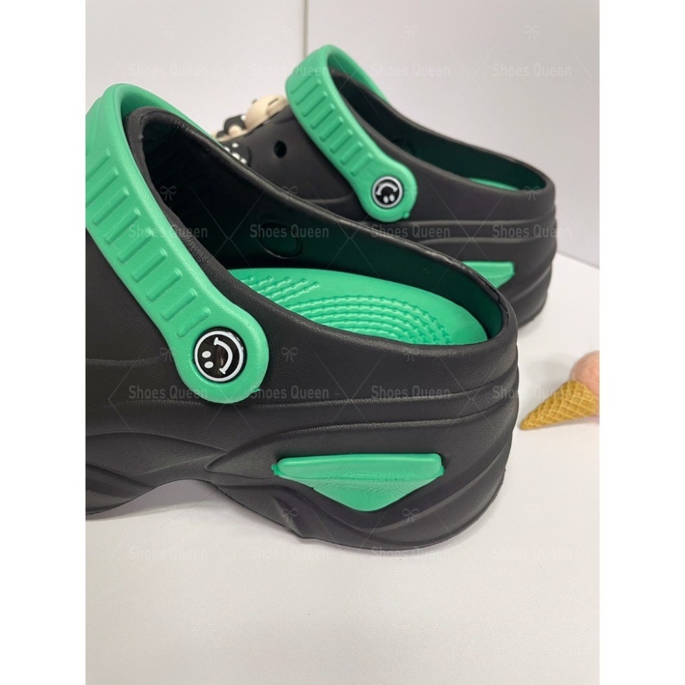 Shoes Queen | 🌟台南出貨|最後現貨 / #超火款 潮人必備! 7.5公分厚底洞洞鞋 2457❤️ 防水-細節圖3