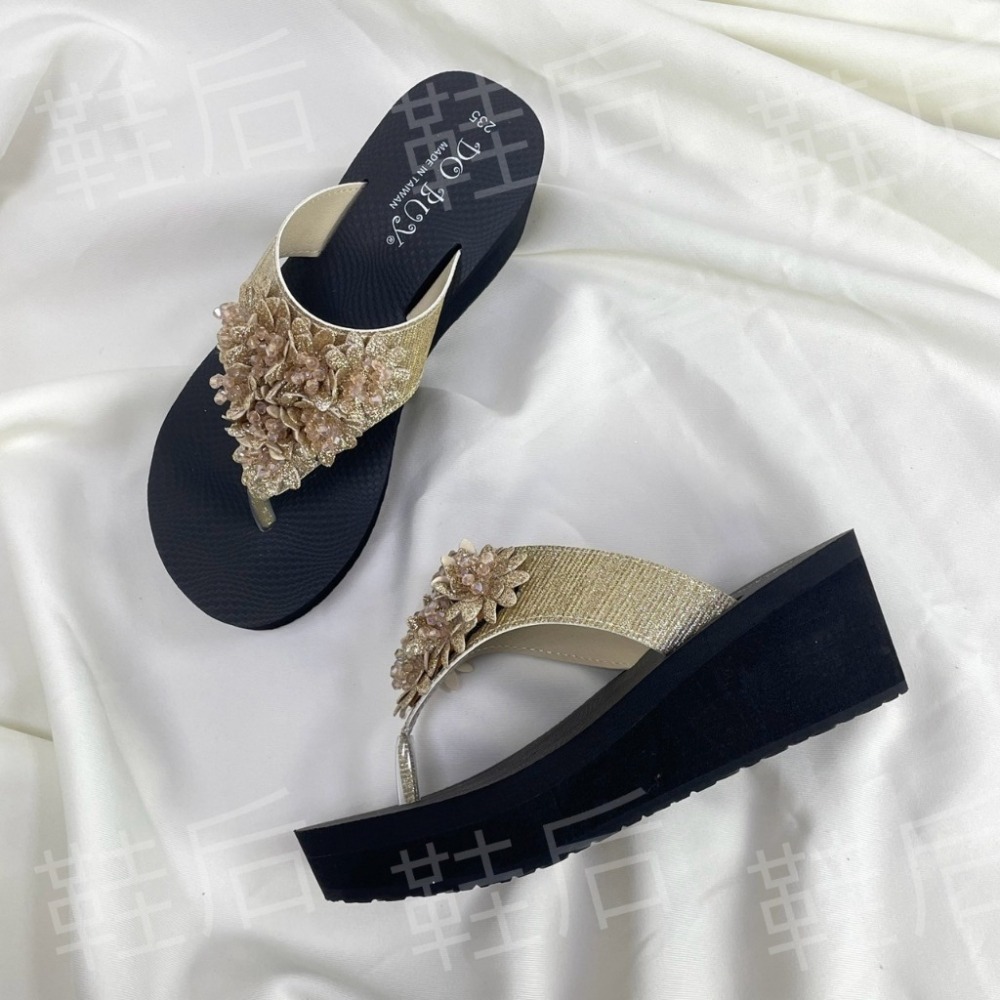 Shoes Queen | 台南現貨+預購 / 海綿大底 |亮片花楔型夾腳拖 863 🔥#厚底楔型 #夾腳拖鞋-細節圖6