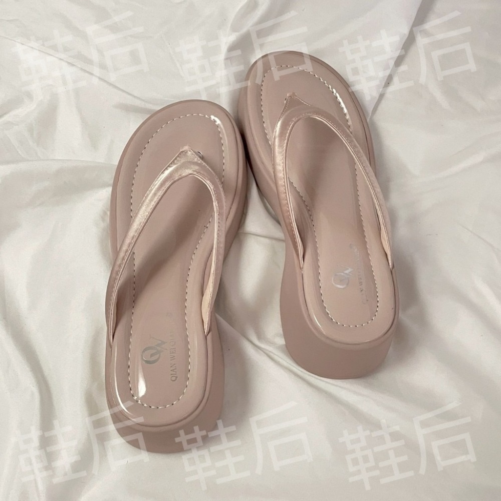 Shoes Queen | 台南最後現貨出貨 | 376 高級感拉滿! 緞面夾腳拖 韓系厚底女 顯腿長 日常百搭休閒拖-細節圖3